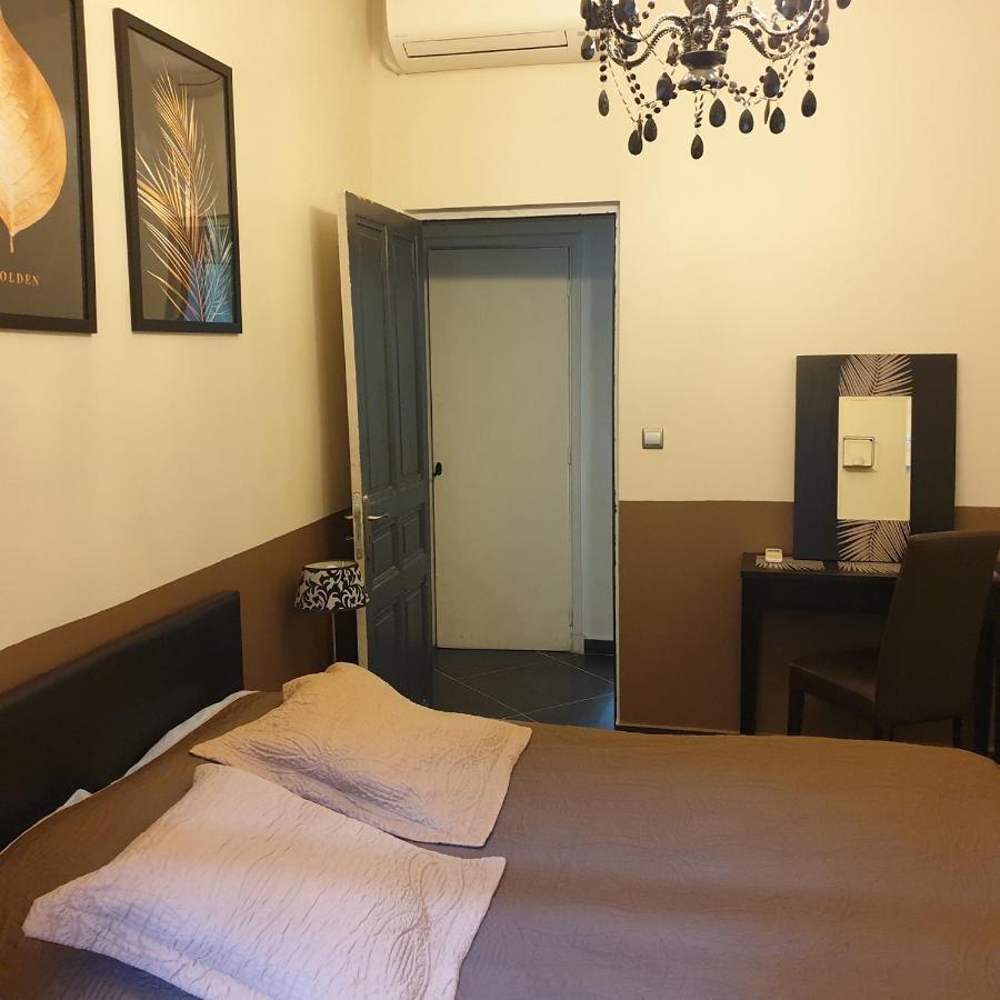Intra Muros 8 Personnes Climatise Wifi Stationnement Facile * Avignon